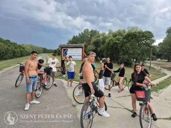 TISZA-TAVI KAVALKÁD lakásotthonban élő gyerekeknek